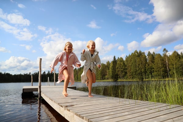 VK-Harri-Tarvainen-childrenrunning.jpg (1)